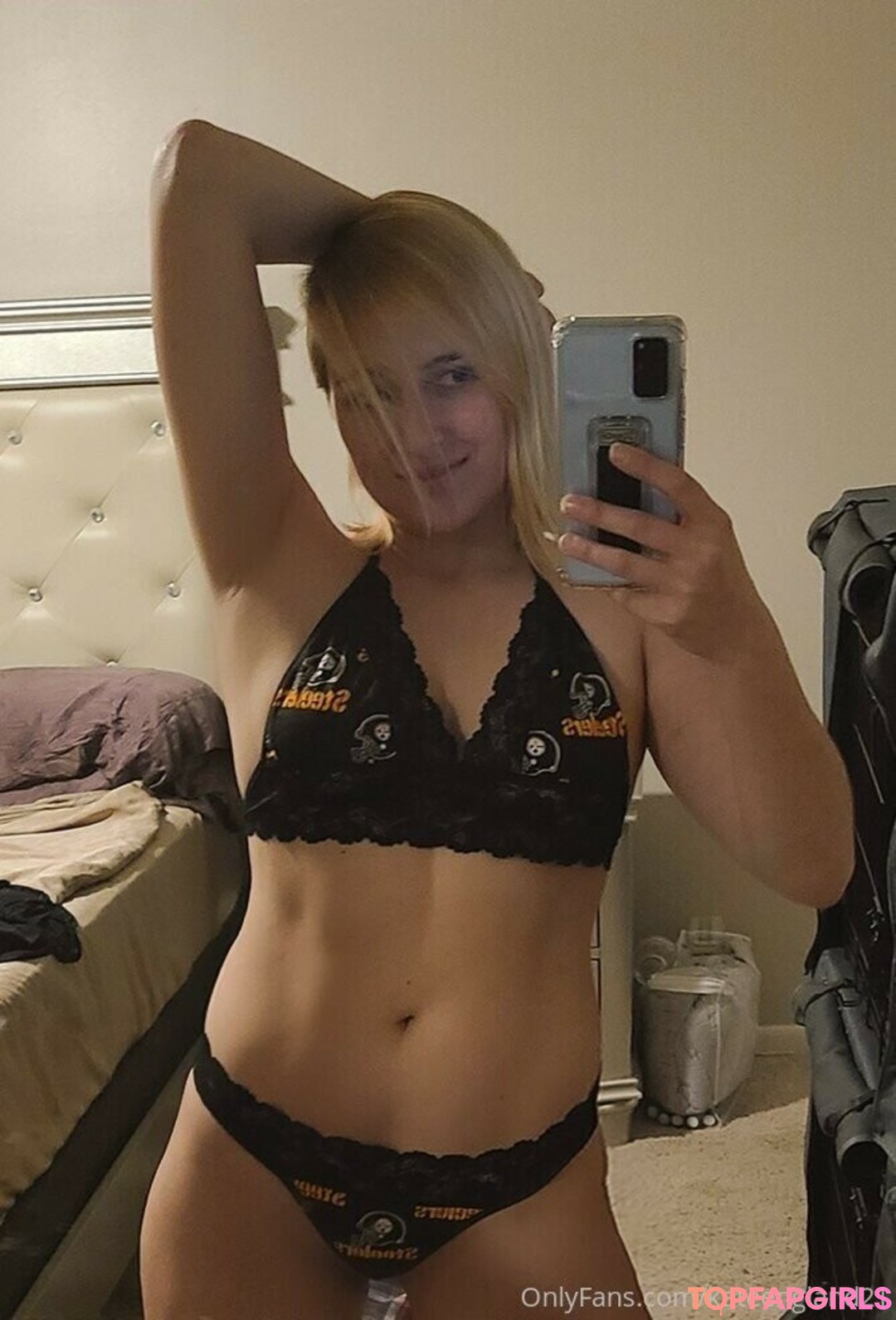 Naakte gelekte OnlyFans-foto van Kate England #3341