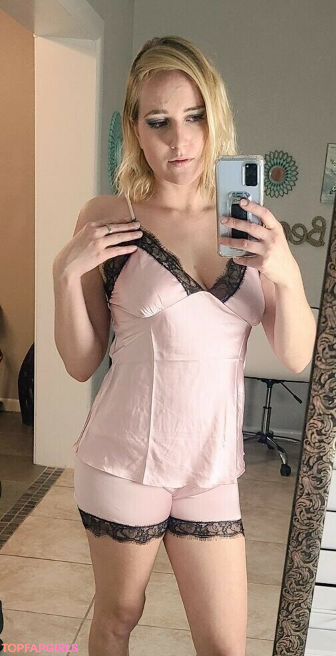 Naakte gelekte OnlyFans-foto van Kate England #3736