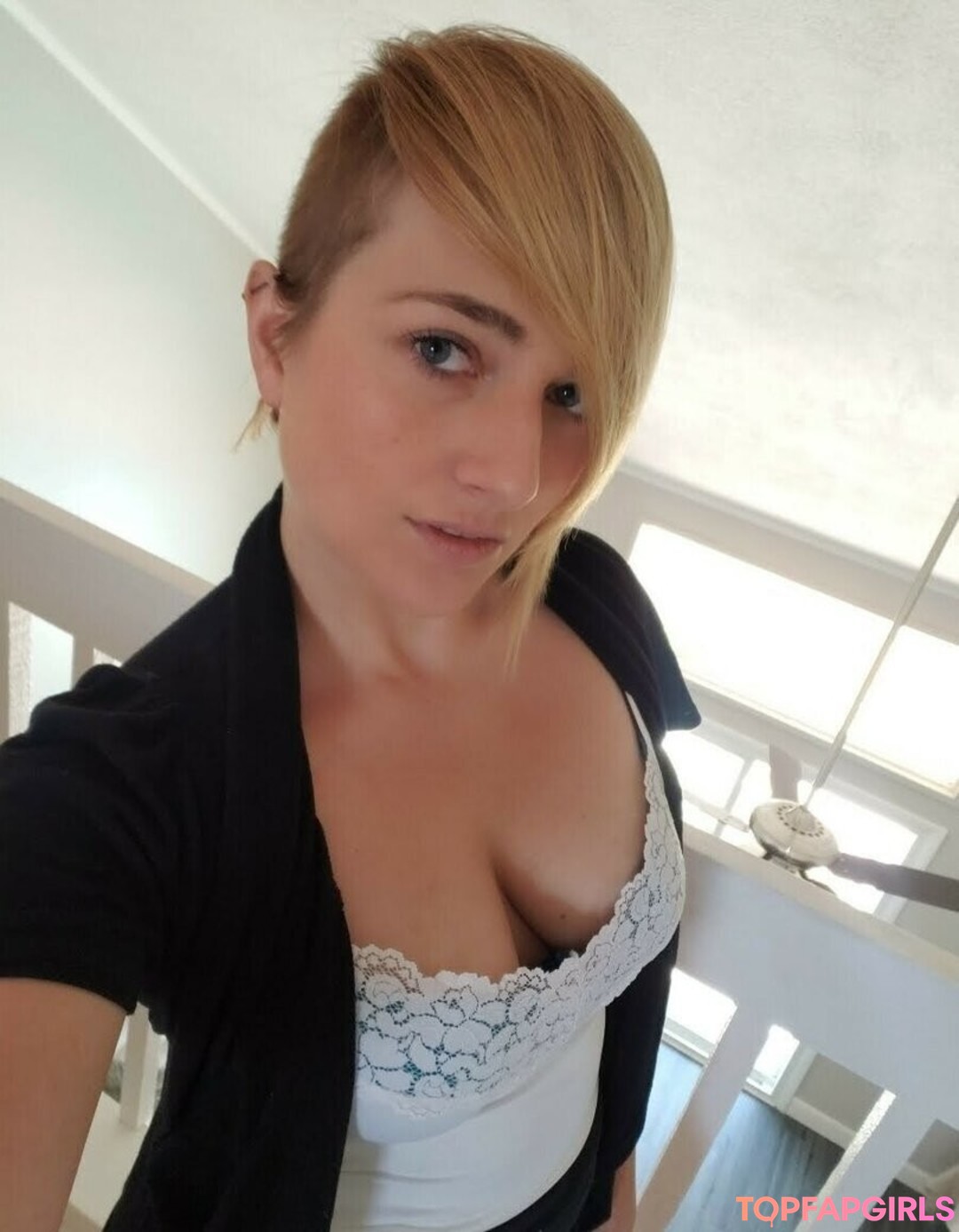 Naakte gelekte OnlyFans-foto van Kate England #3747