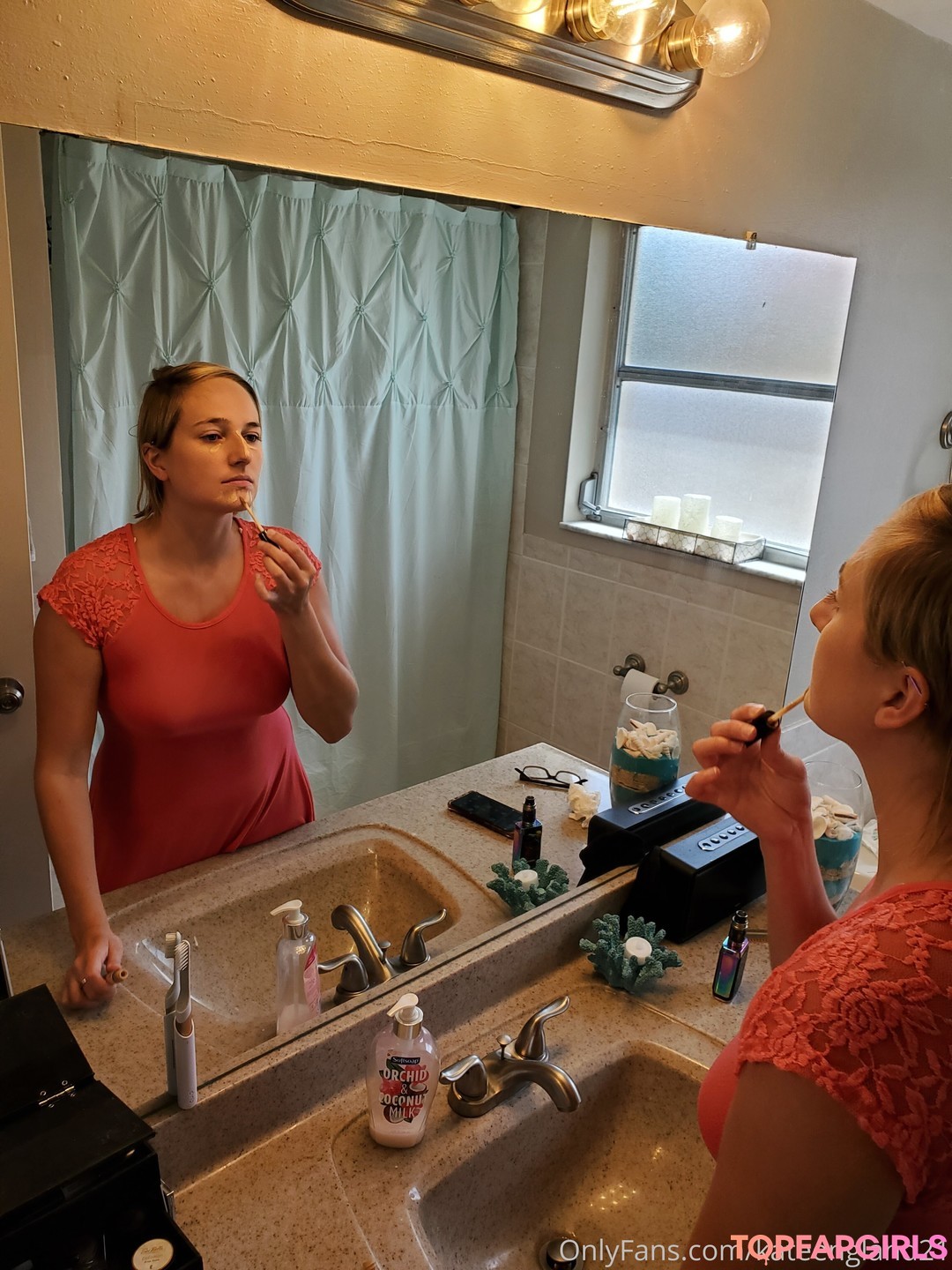 Naakte gelekte OnlyFans-foto van Kate England #2355