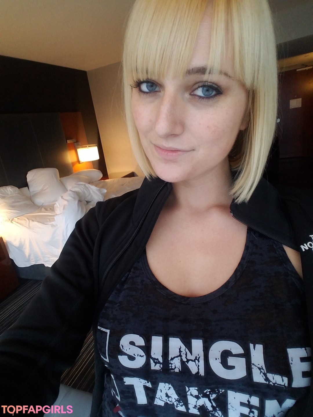 Naakte gelekte OnlyFans-foto van Kate England #262