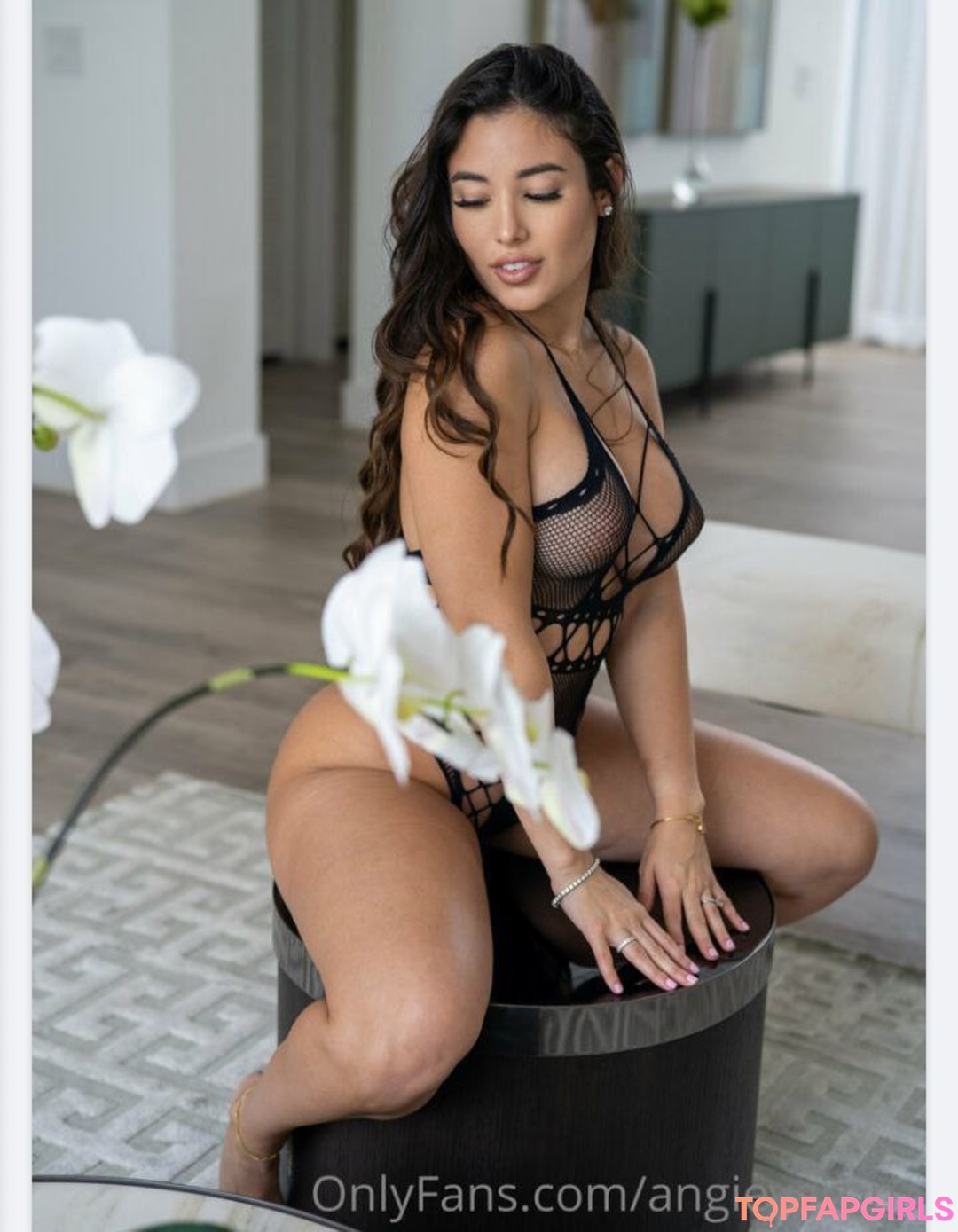 Naakte gelekte OnlyFans-foto van Angie Varona #290