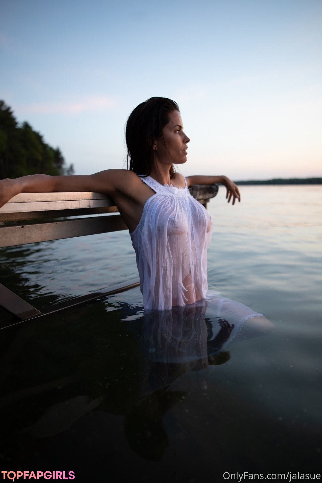 Naakte gelekte OnlyFans-foto van Jala Sue #39