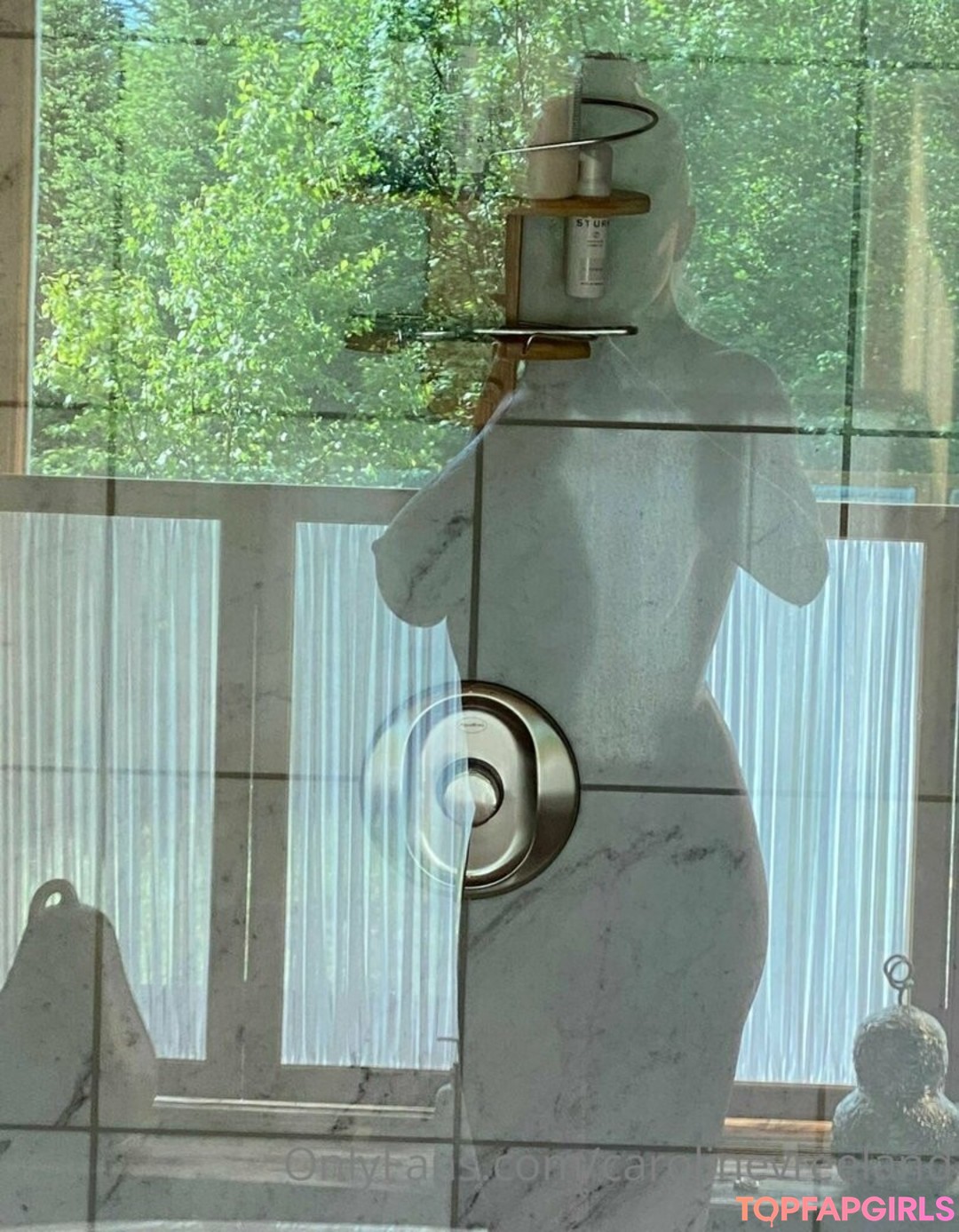 Naakte gelekte OnlyFans-foto van Caroline Vreeland #617