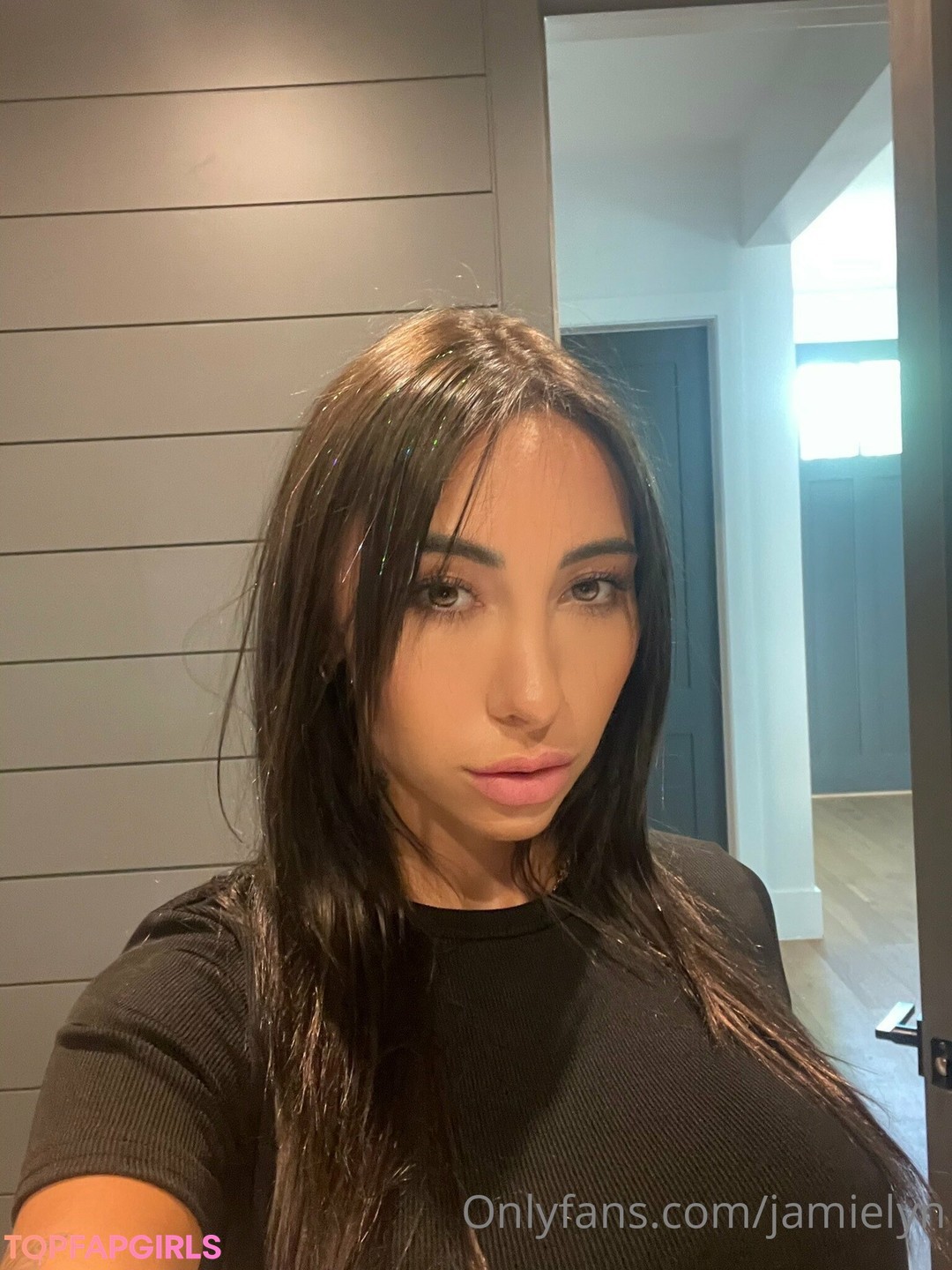 Naakte gelekte OnlyFans-foto van Jamie Lynn Rinaldi #596