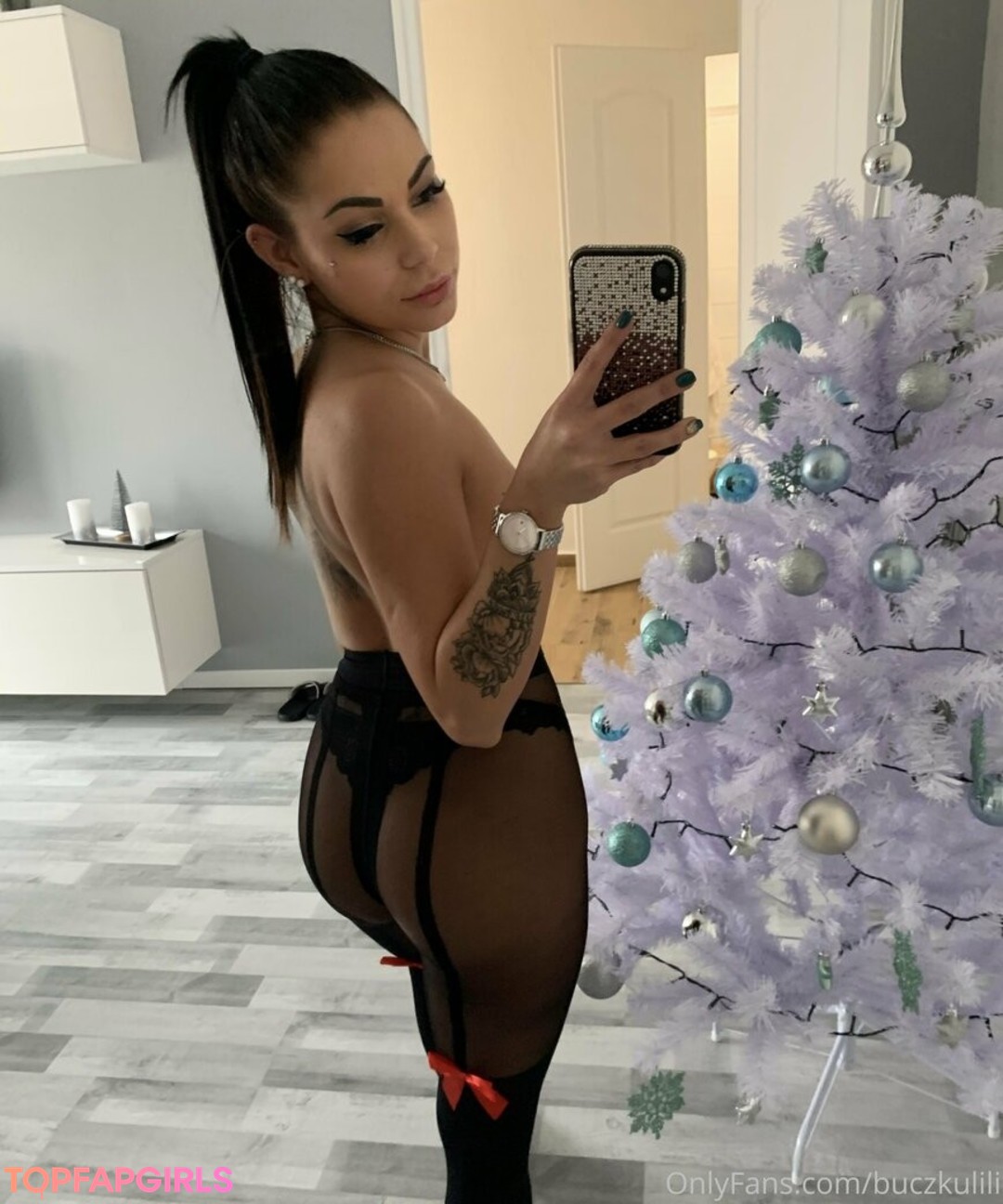 Naakte gelekte OnlyFans-foto van Buczkulili #1053