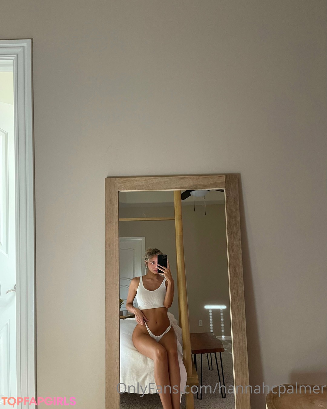 Naakte gelekte OnlyFans-foto van Hannah Palmer #1664