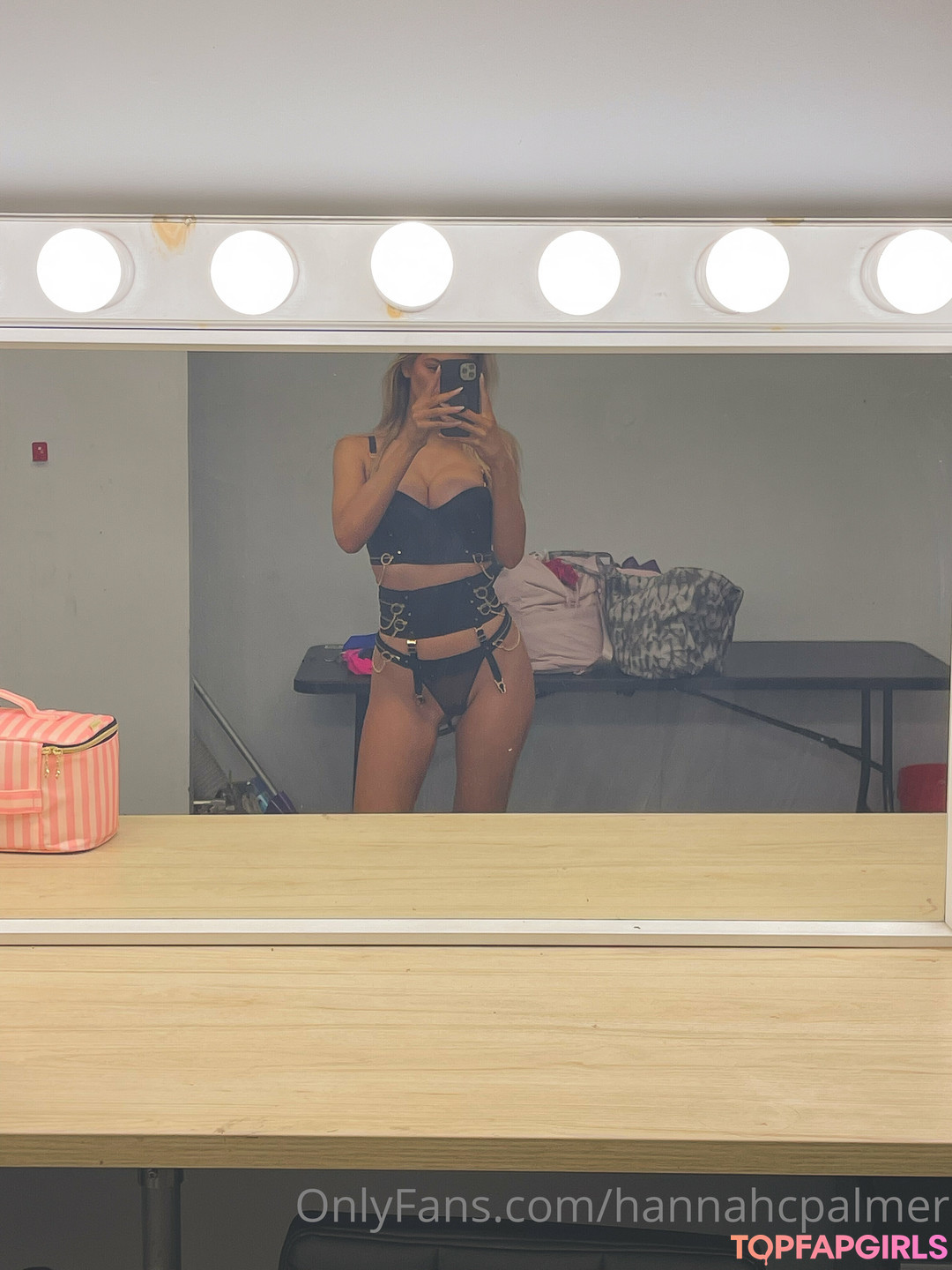 Naakte gelekte OnlyFans-foto van Hannah Palmer #1704