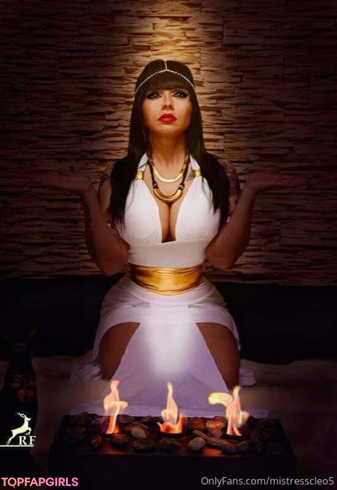 Naakte gelekte OnlyFans-foto van Mistress Cleopatra #8