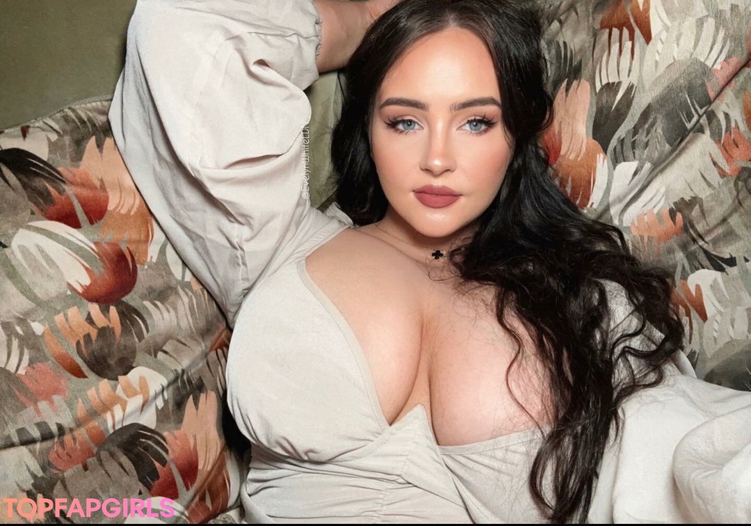 Naakte gelekte OnlyFans-foto van Evelyn White #320