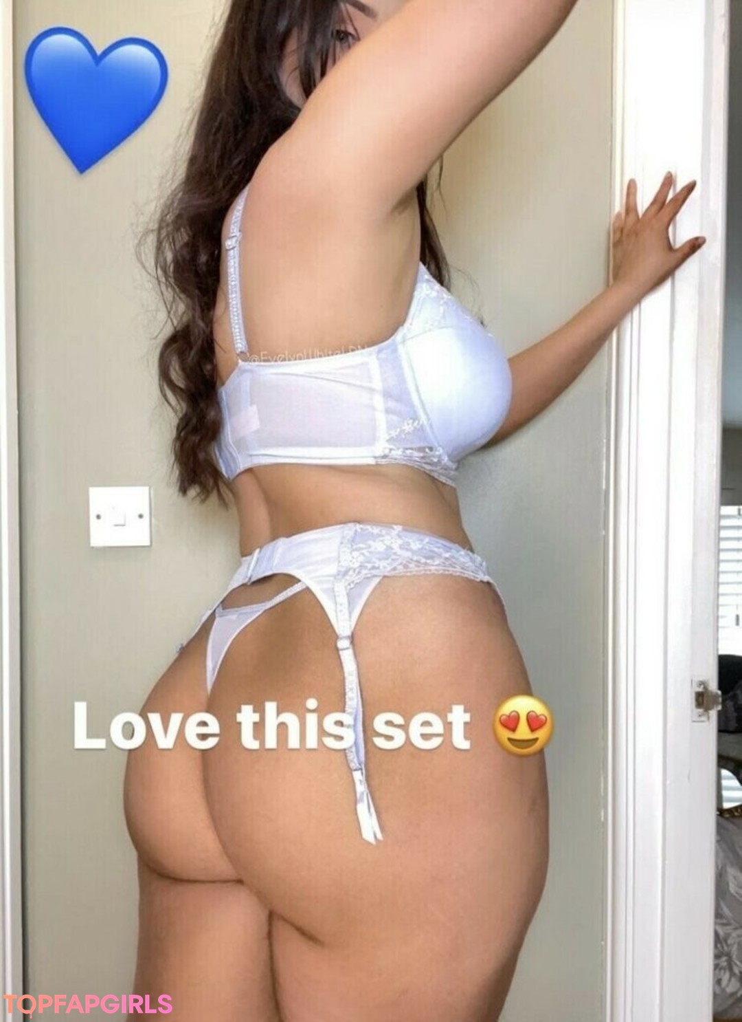 Naakte gelekte OnlyFans-foto van Evelyn White #90