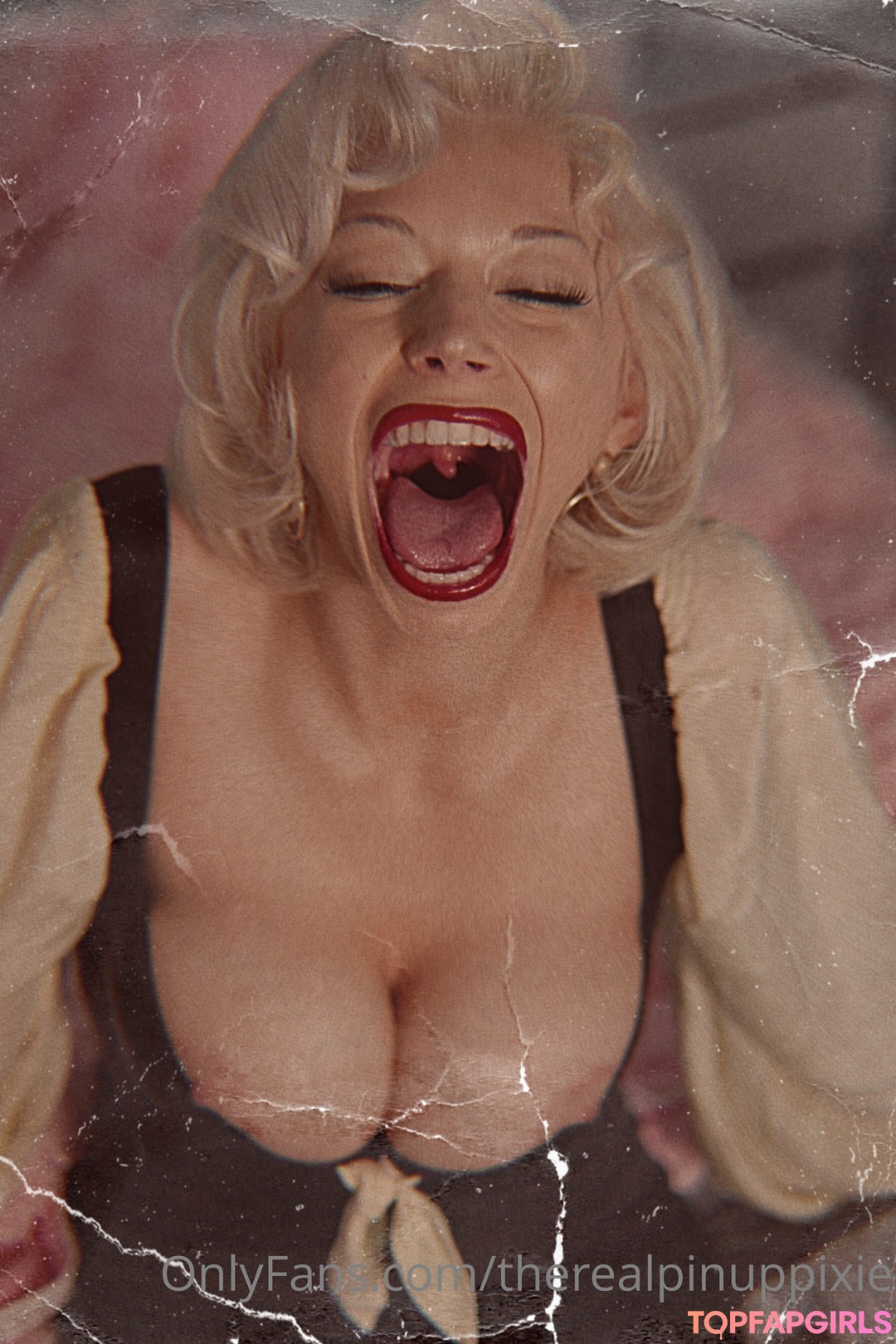 Naakte gelekte OnlyFans-foto van Pinuppixie #28