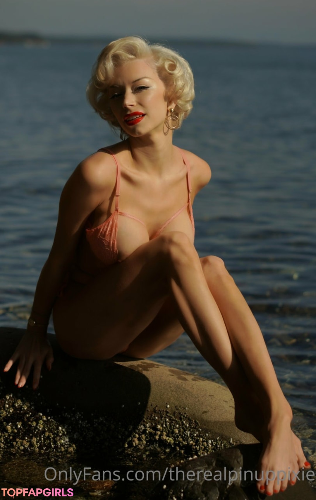 Naakte gelekte OnlyFans-foto van Pinuppixie #410