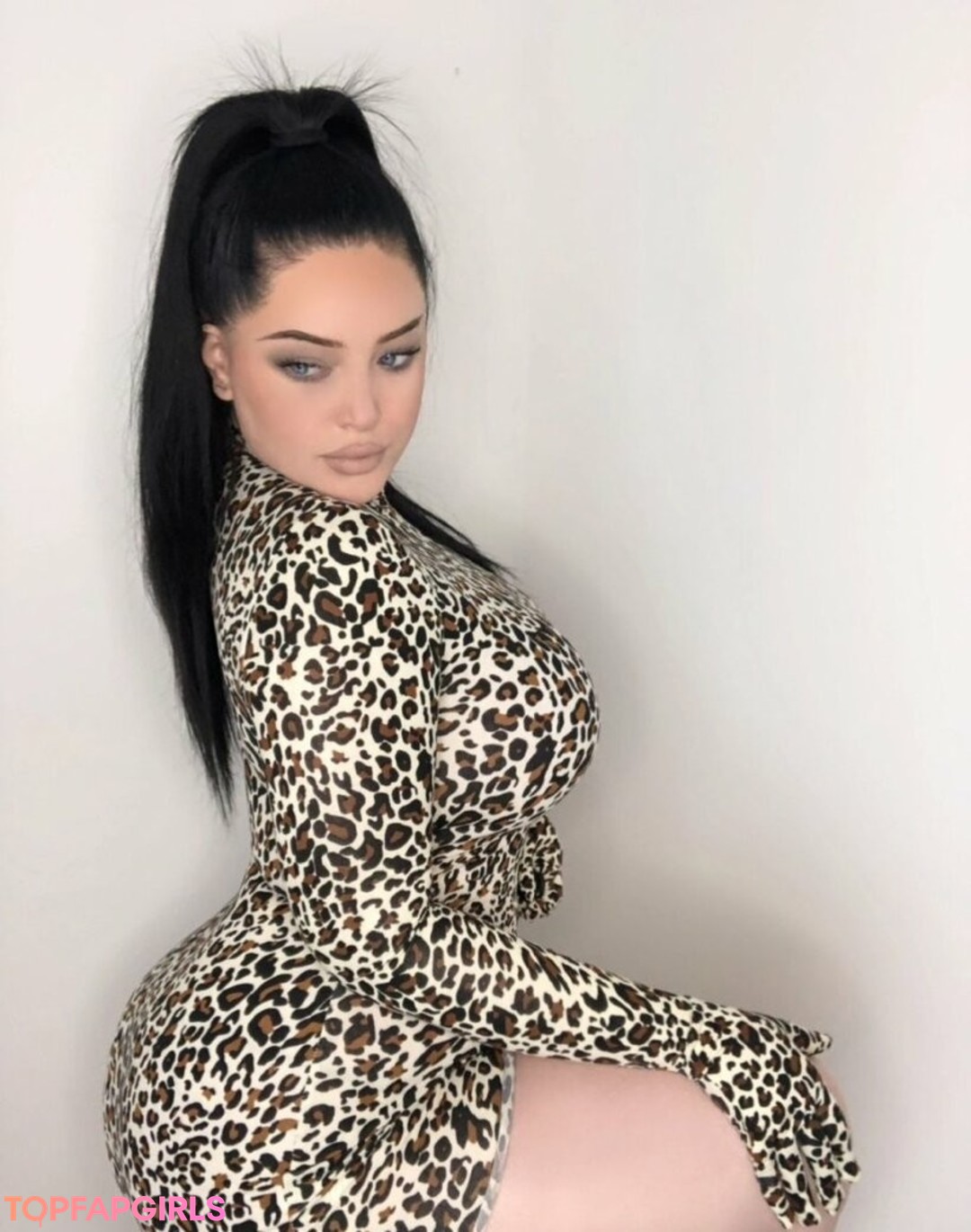 Naakte gelekte OnlyFans-foto van Claudia Rivier #103