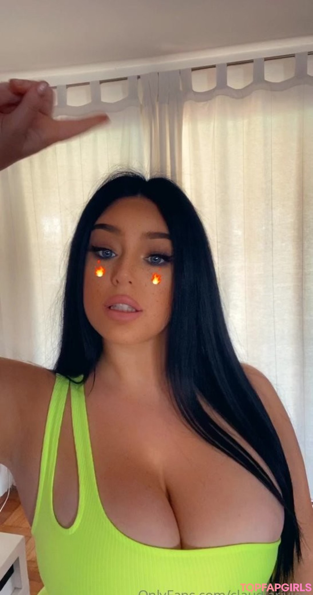 Naakte gelekte OnlyFans-foto van Claudia Rivier #63