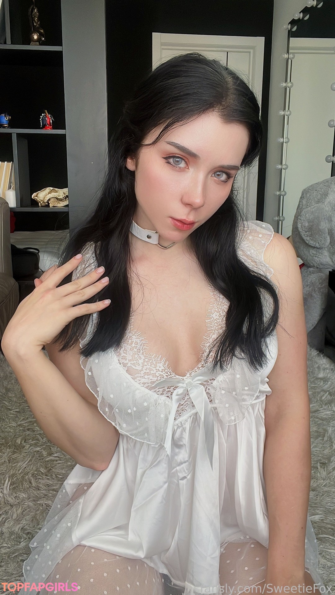 Naakte gelekte OnlyFans-foto van Sweetie Fox #687