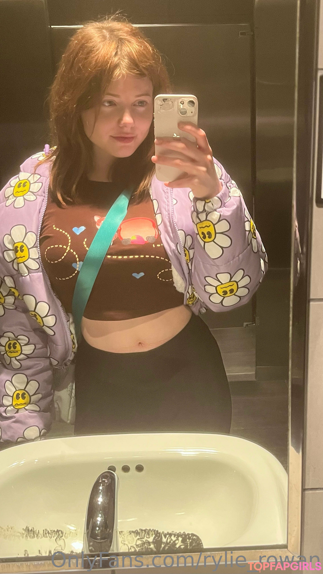 Naakte gelekte OnlyFans-foto van Rylie Rowan #413
