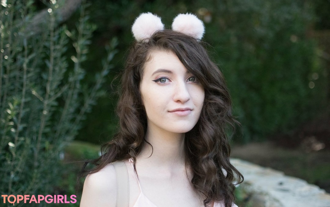 Naakte gelekte OnlyFans-foto van Elizabeth Reed #1509