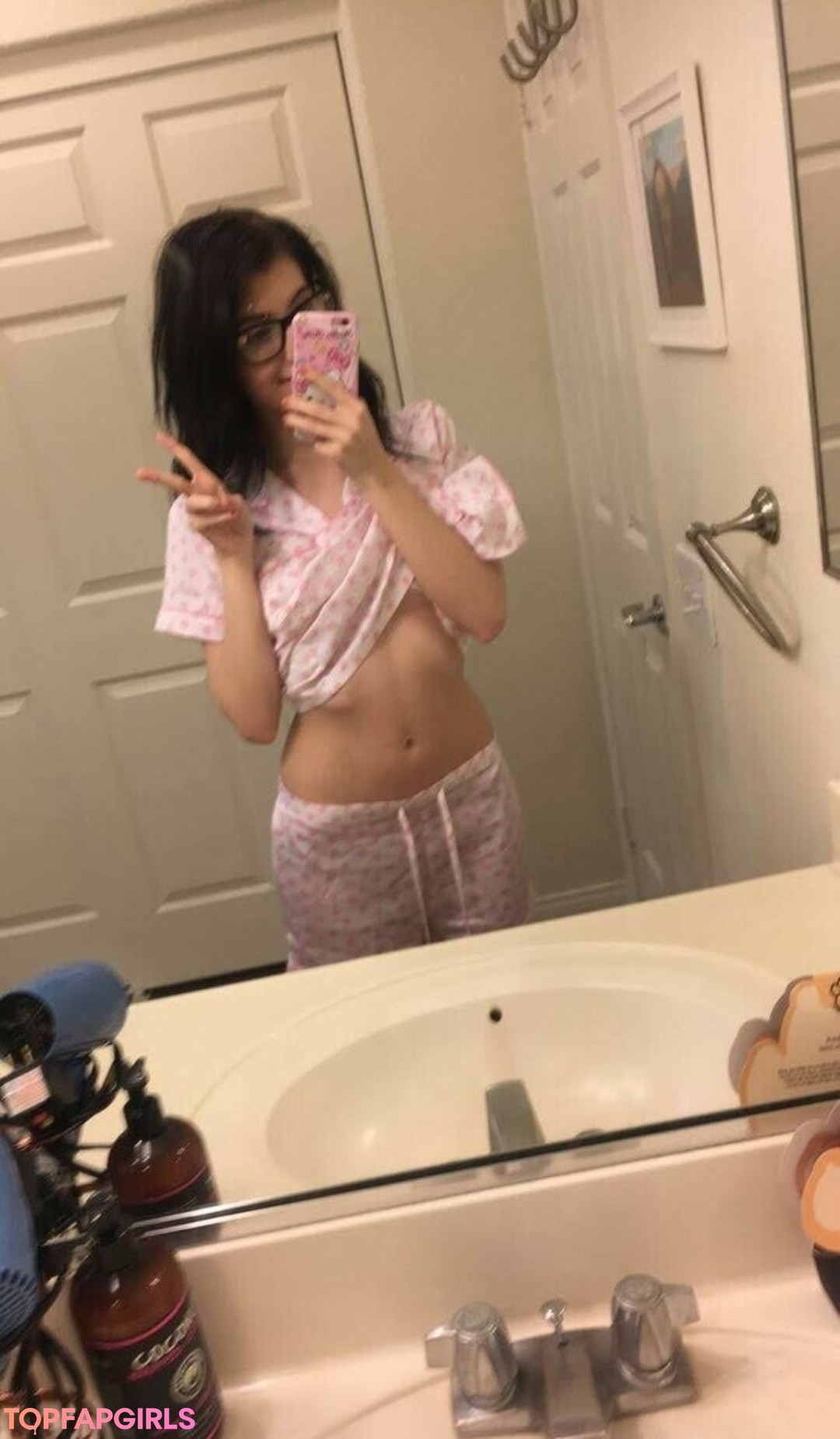Naakte gelekte OnlyFans-foto van Elizabeth Reed #1538