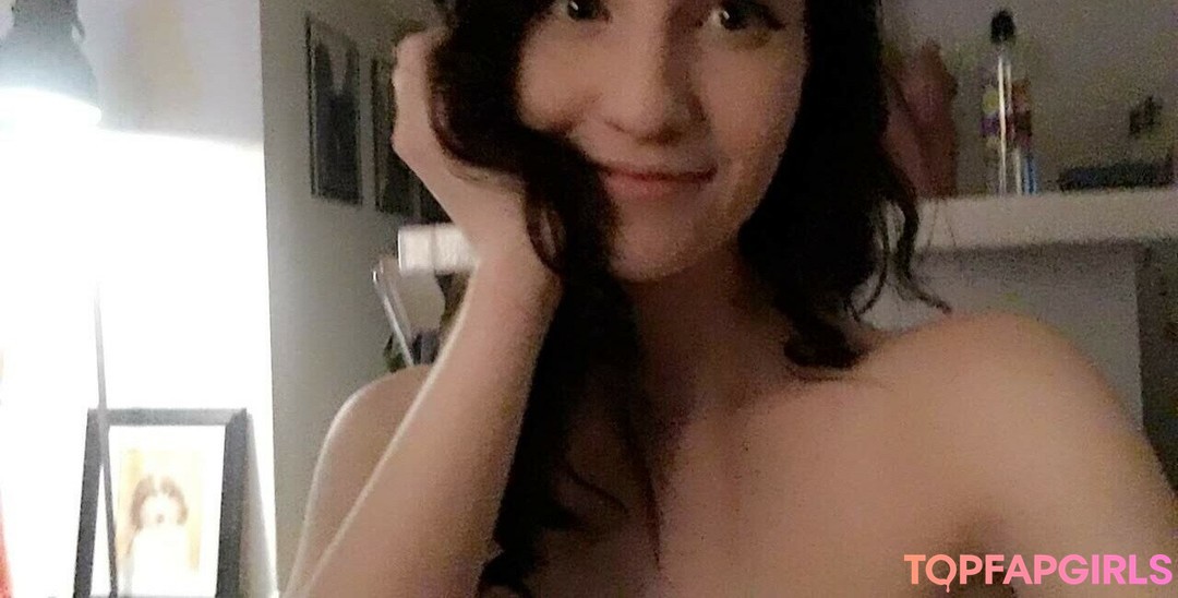 Naakte gelekte OnlyFans-foto van Elizabeth Reed #1547