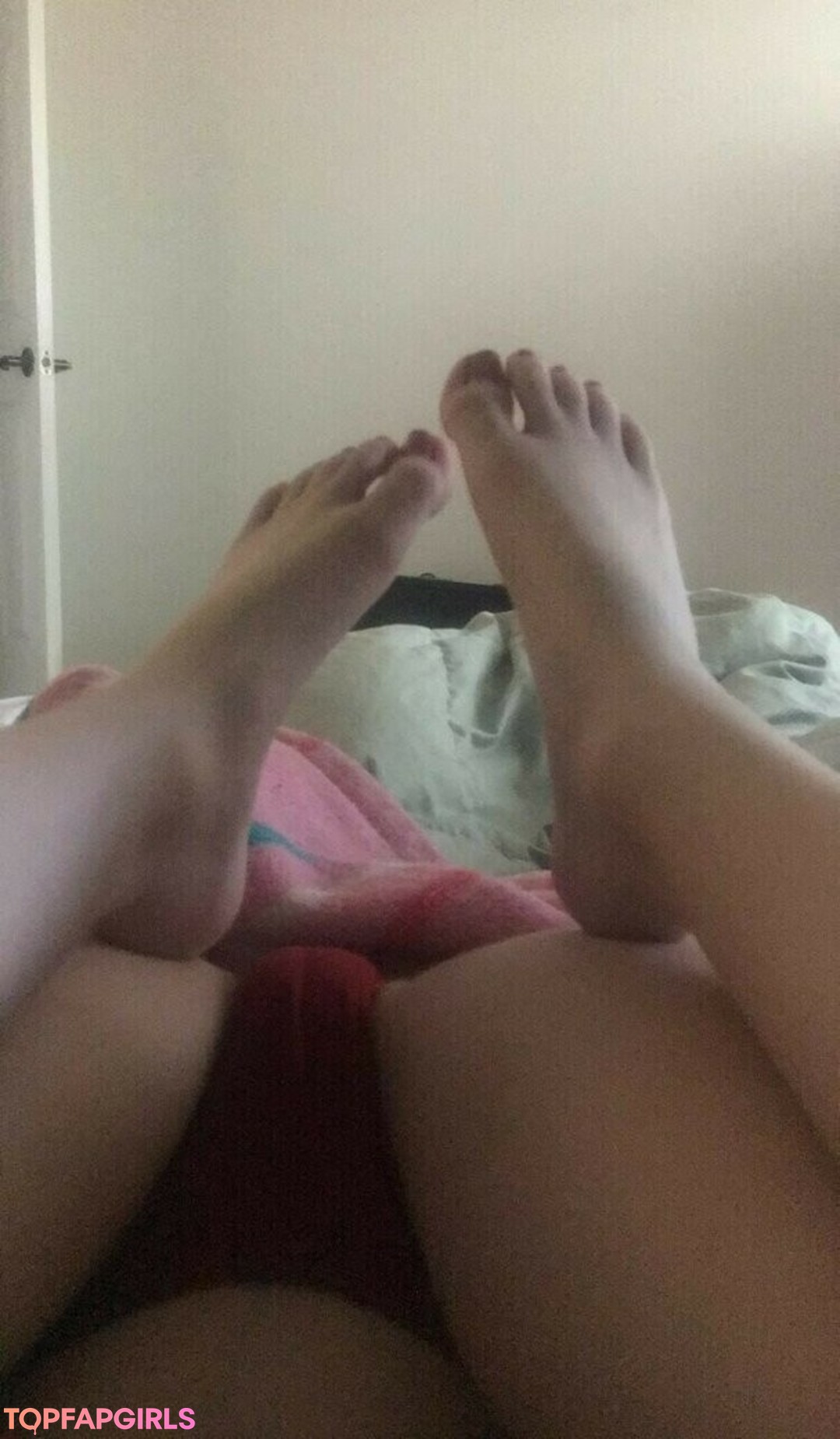 Naakte gelekte OnlyFans-foto van Elizabeth Reed #2313