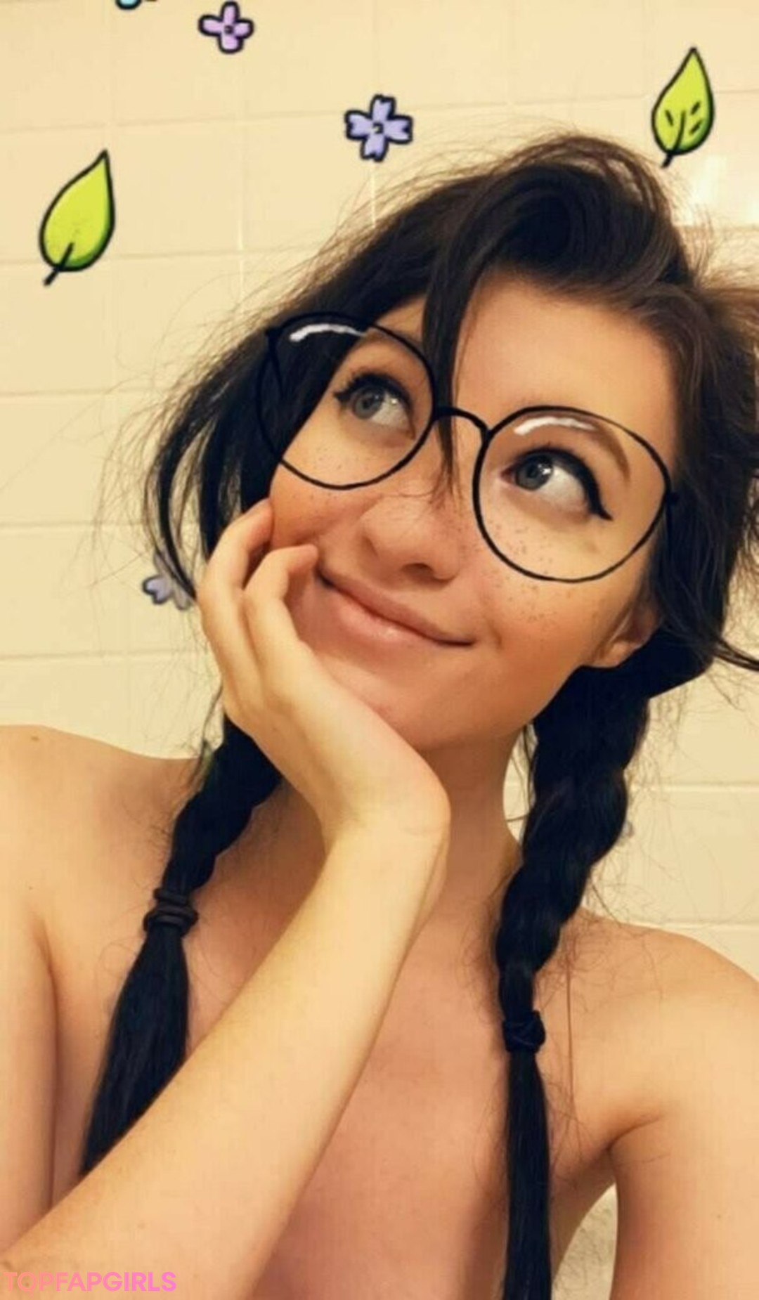 Naakte gelekte OnlyFans-foto van Elizabeth Reed #2355