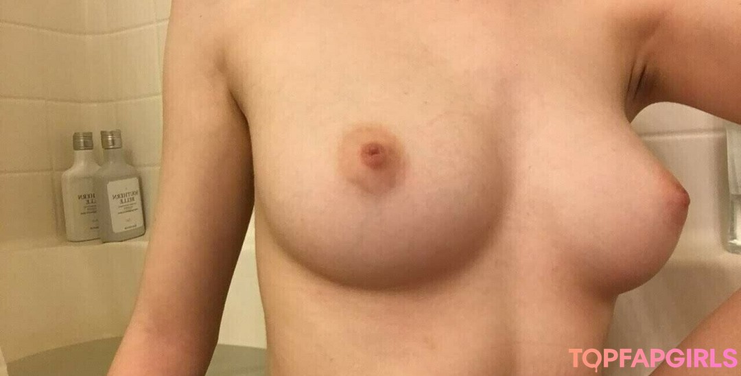 Naakte gelekte OnlyFans-foto van Elizabeth Reed #2495