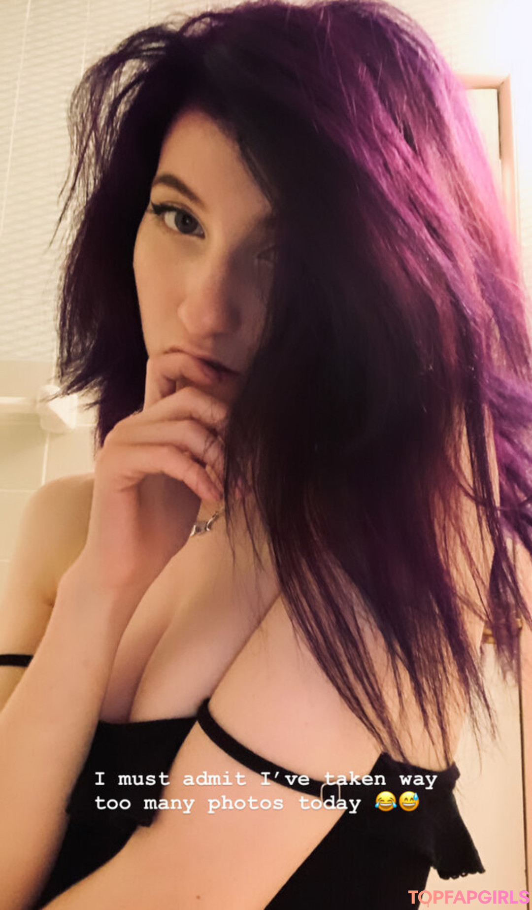 Naakte gelekte OnlyFans-foto van Elizabeth Reed #2693