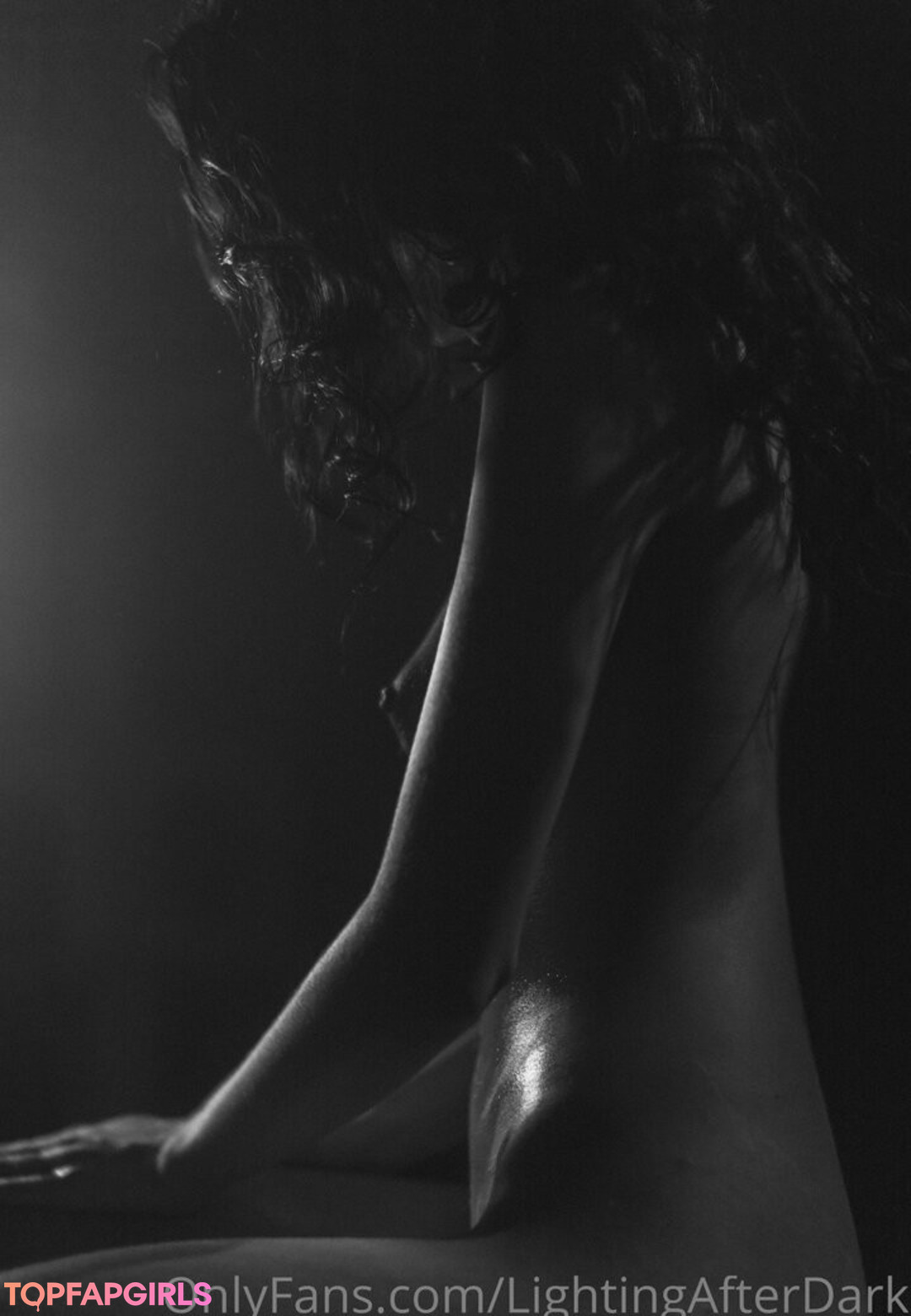Naakte gelekte OnlyFans-foto van Elizabeth Reed #2838