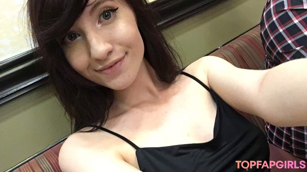 Naakte gelekte OnlyFans-foto van Elizabeth Reed #617