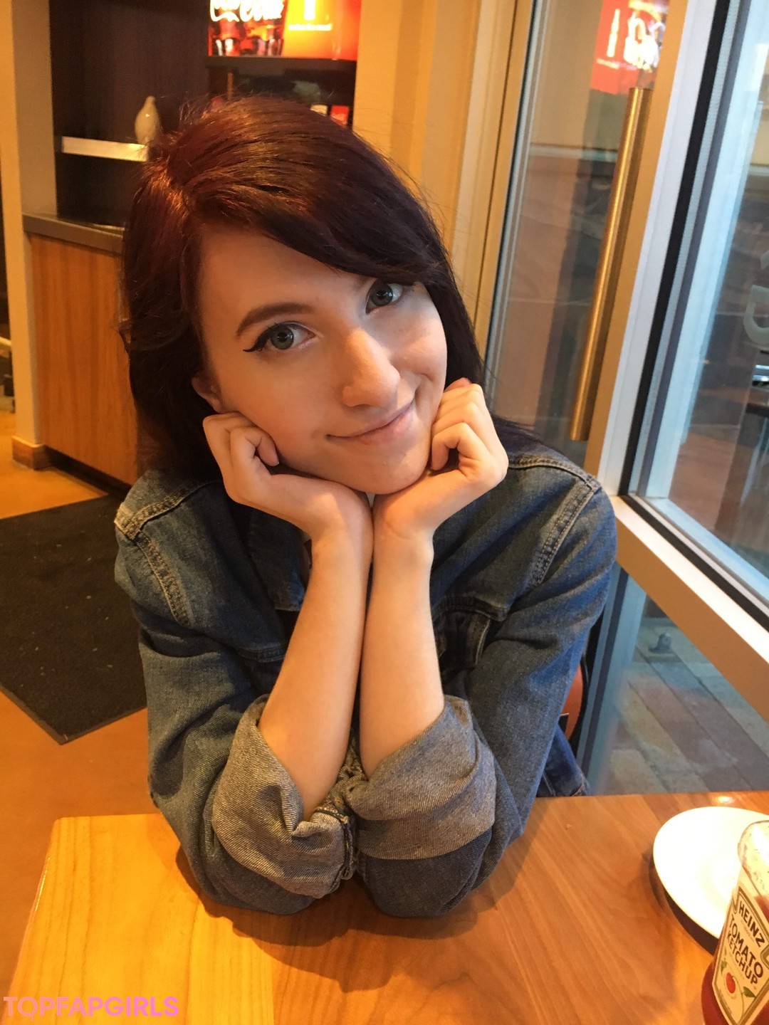 Naakte gelekte OnlyFans-foto van Elizabeth Reed #629