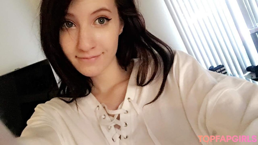 Naakte gelekte OnlyFans-foto van Elizabeth Reed #743