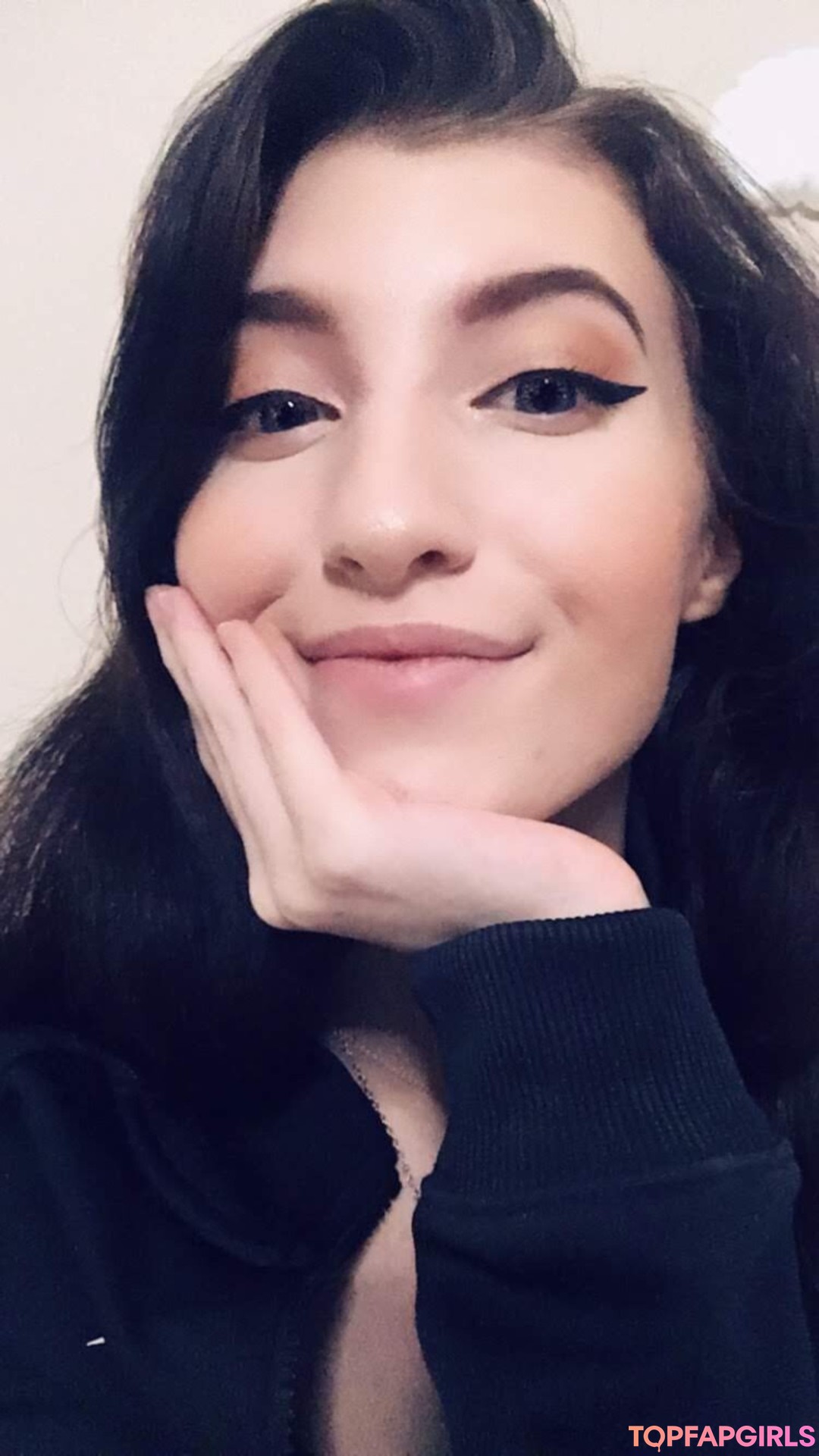 Naakte gelekte OnlyFans-foto van Elizabeth Reed #1132