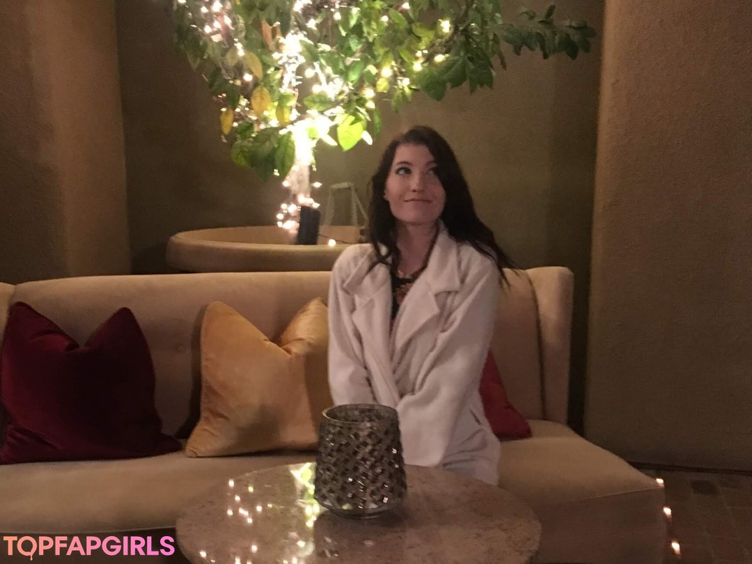 Naakte gelekte OnlyFans-foto van Elizabeth Reed #427