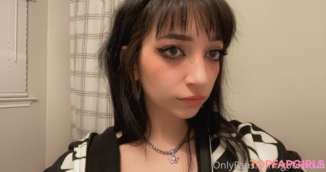 Naakte gelekte OnlyFans-foto van Goblincub #897