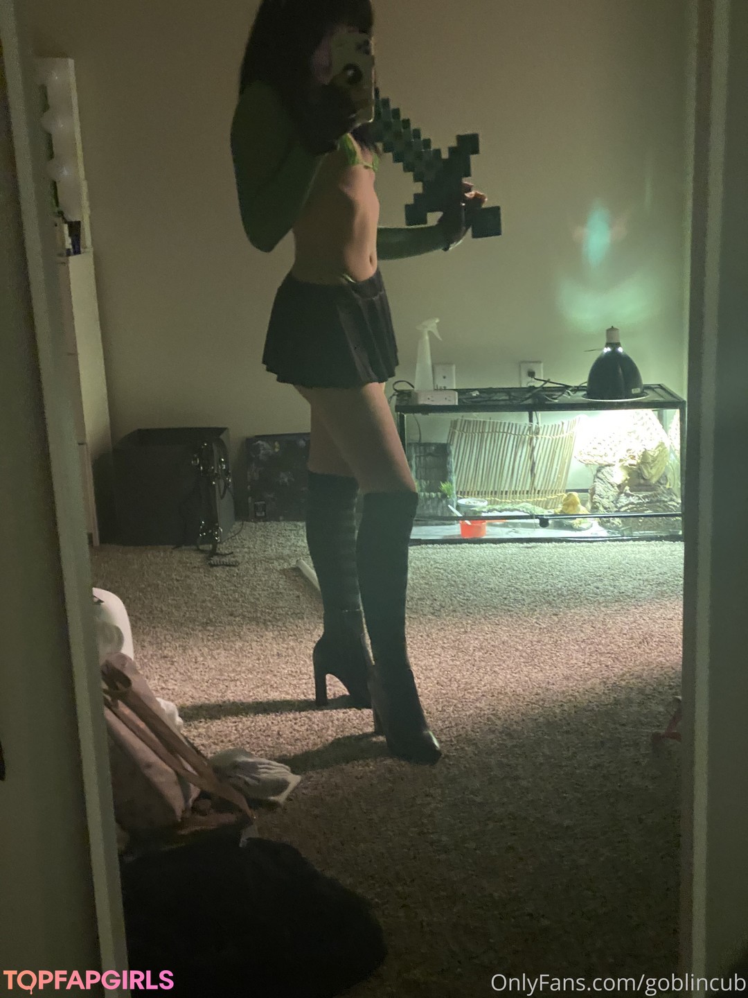 Naakte gelekte OnlyFans-foto van Goblincub #948