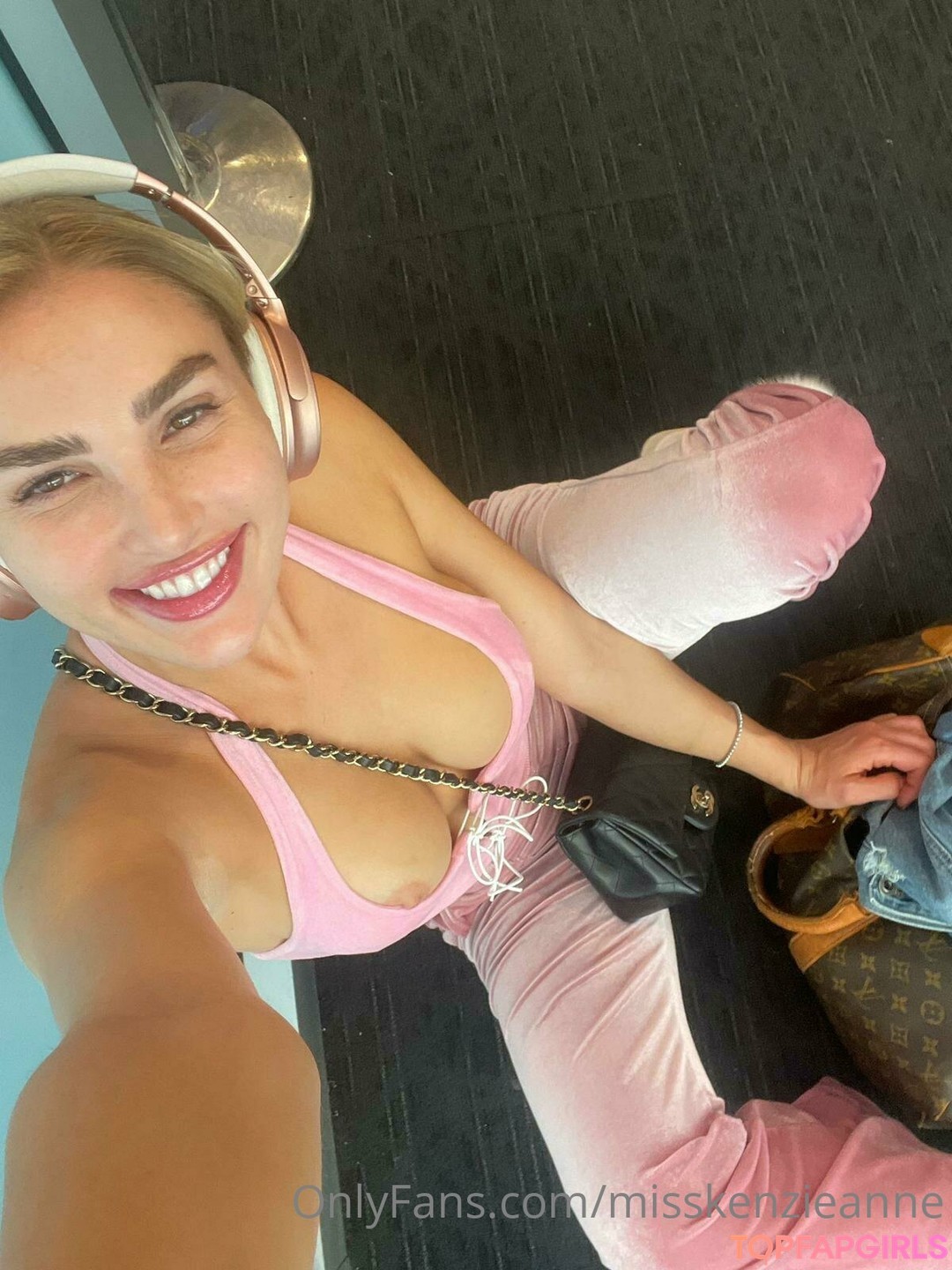 Naakte gelekte OnlyFans-foto van Kenzie Anne #165