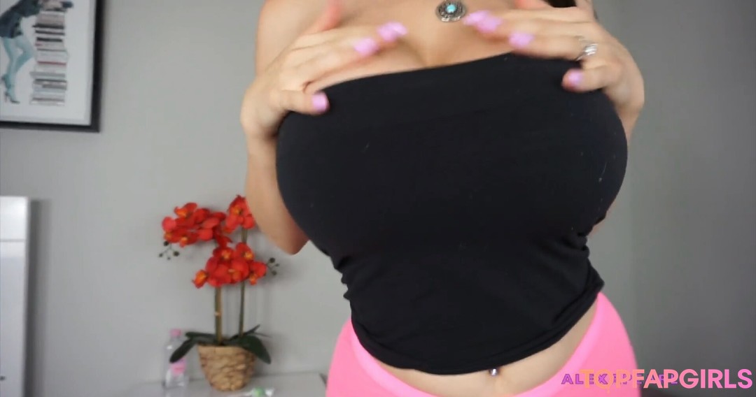 Naakte gelekte OnlyFans-foto van Alexa Pearl #4560