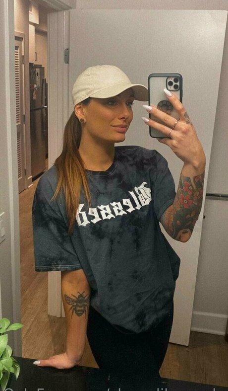 Naakte gelekte OnlyFans-foto van Natashaskye
