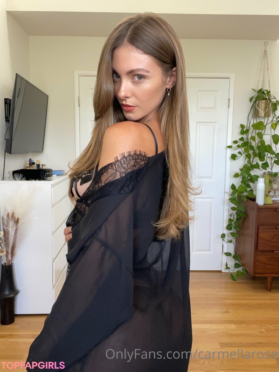 Naakte gelekte OnlyFans-foto van Carmella Rose #181