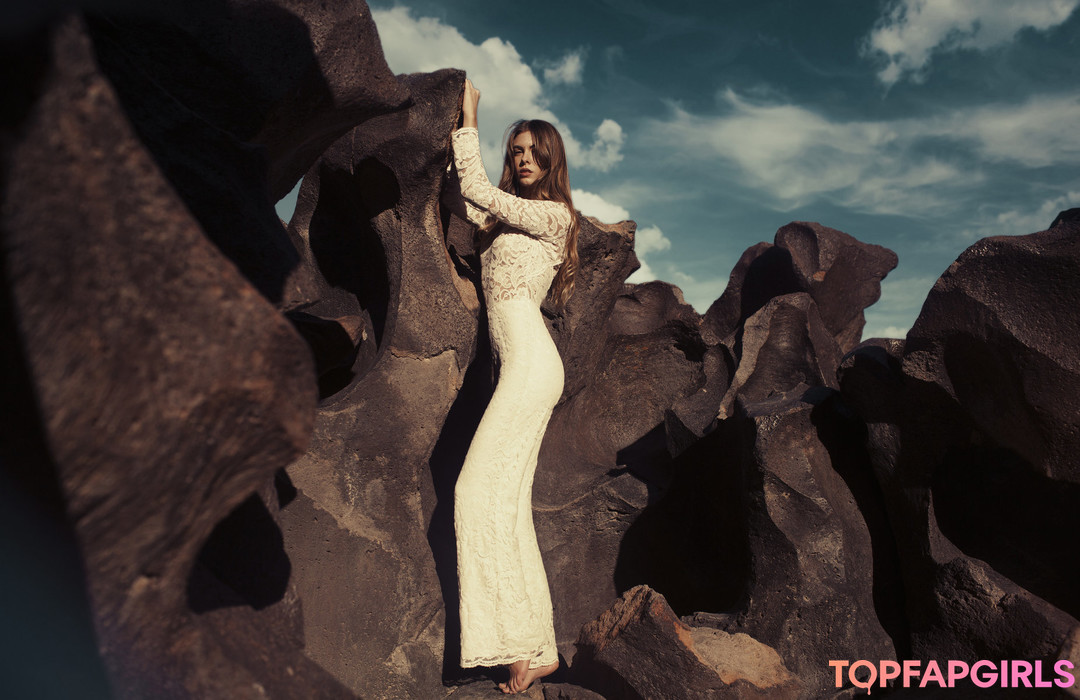 Naakte gelekte OnlyFans-foto van Carmella Rose #302