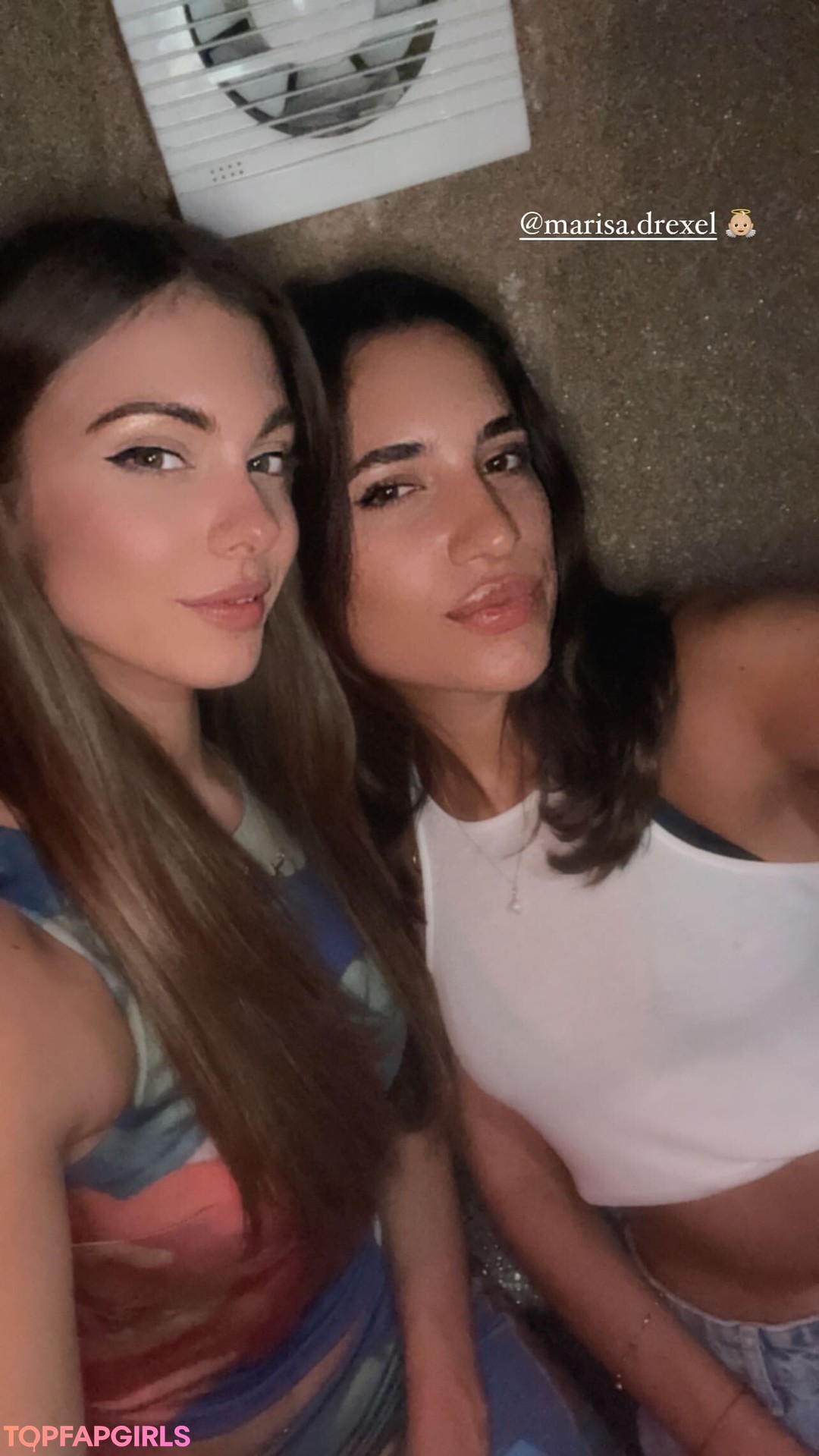 Naakte gelekte OnlyFans-foto van Carmella Rose #534