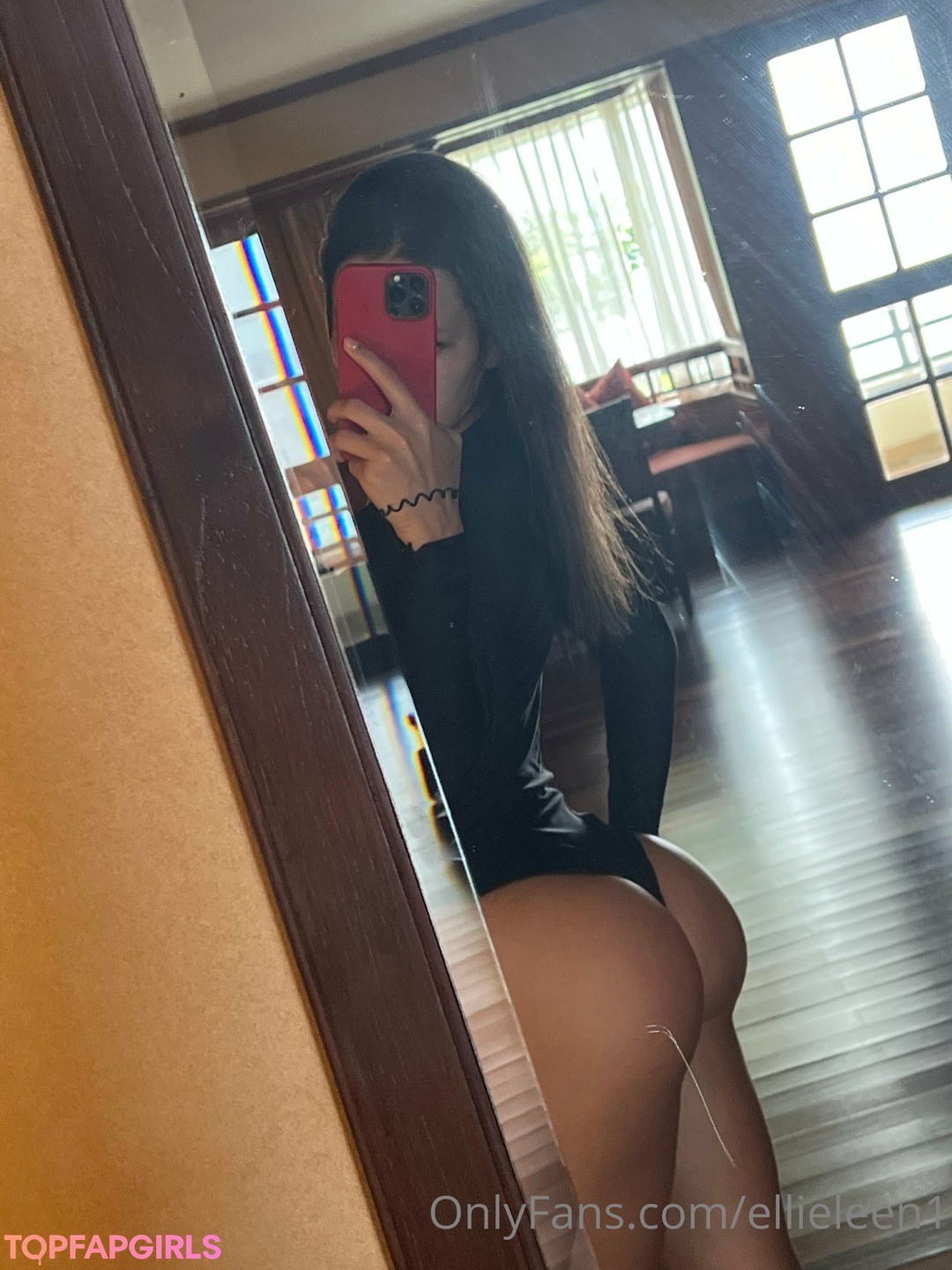 Naakte gelekte OnlyFans-foto van Ellieleen #240