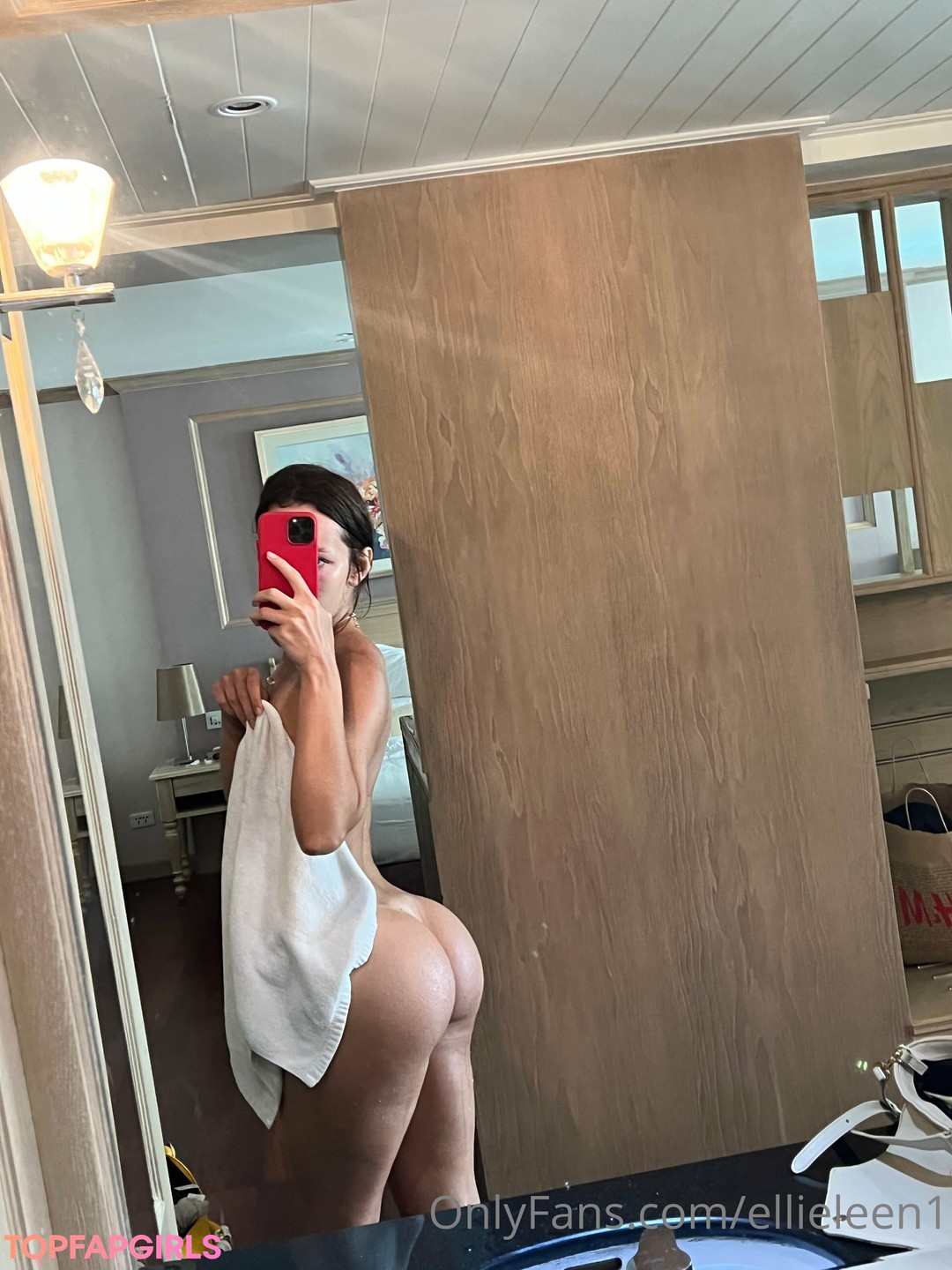 Naakte gelekte OnlyFans-foto van Ellieleen #327