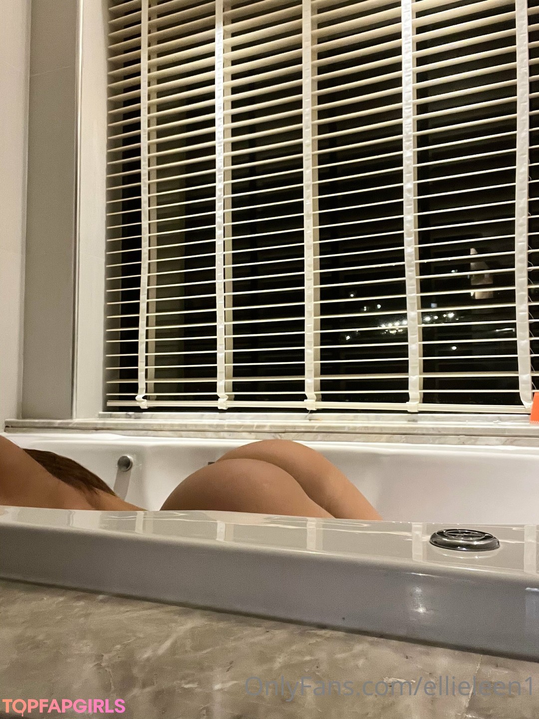 Naakte gelekte OnlyFans-foto van Ellieleen #344