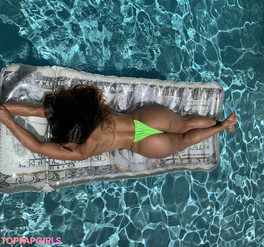 Naakte gelekte OnlyFans-foto van Kelsi Monroe #492