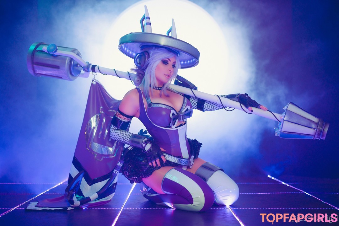 Naakte gelekte OnlyFans-foto van Jessica Nigri #934