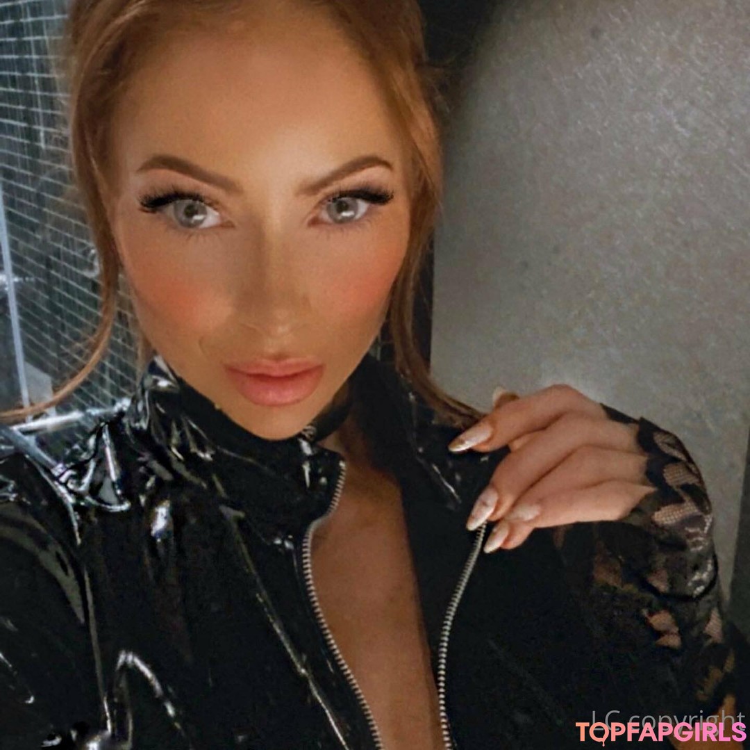 Naakte gelekte OnlyFans-foto van Laura Carter #378