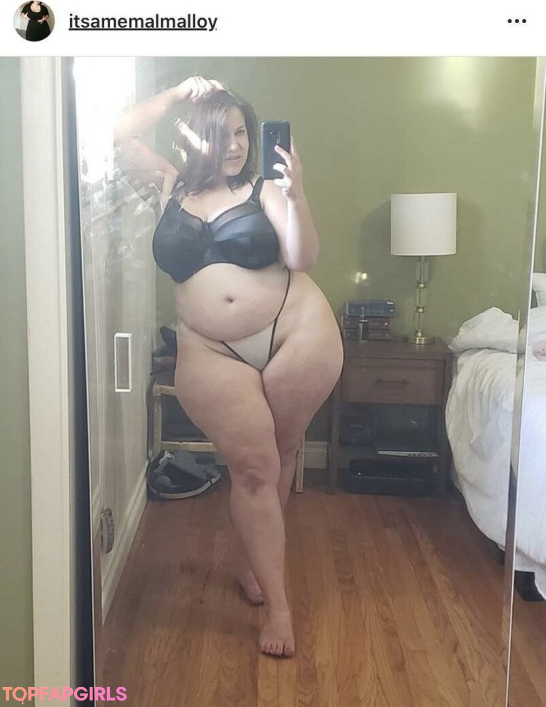 Naakte gelekte OnlyFans-foto van Mal Malloy #154