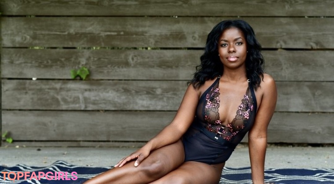 Naakte gelekte OnlyFans-foto van Camille W #293